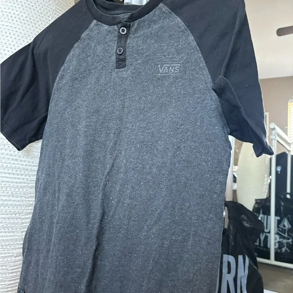 VANS YOUTH Large Gray/black Shortsleeve Tshirt NWOT Collared With Buttons - Picture 13 of 13